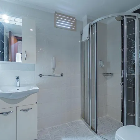 Grand Barhan מלון אלאניה